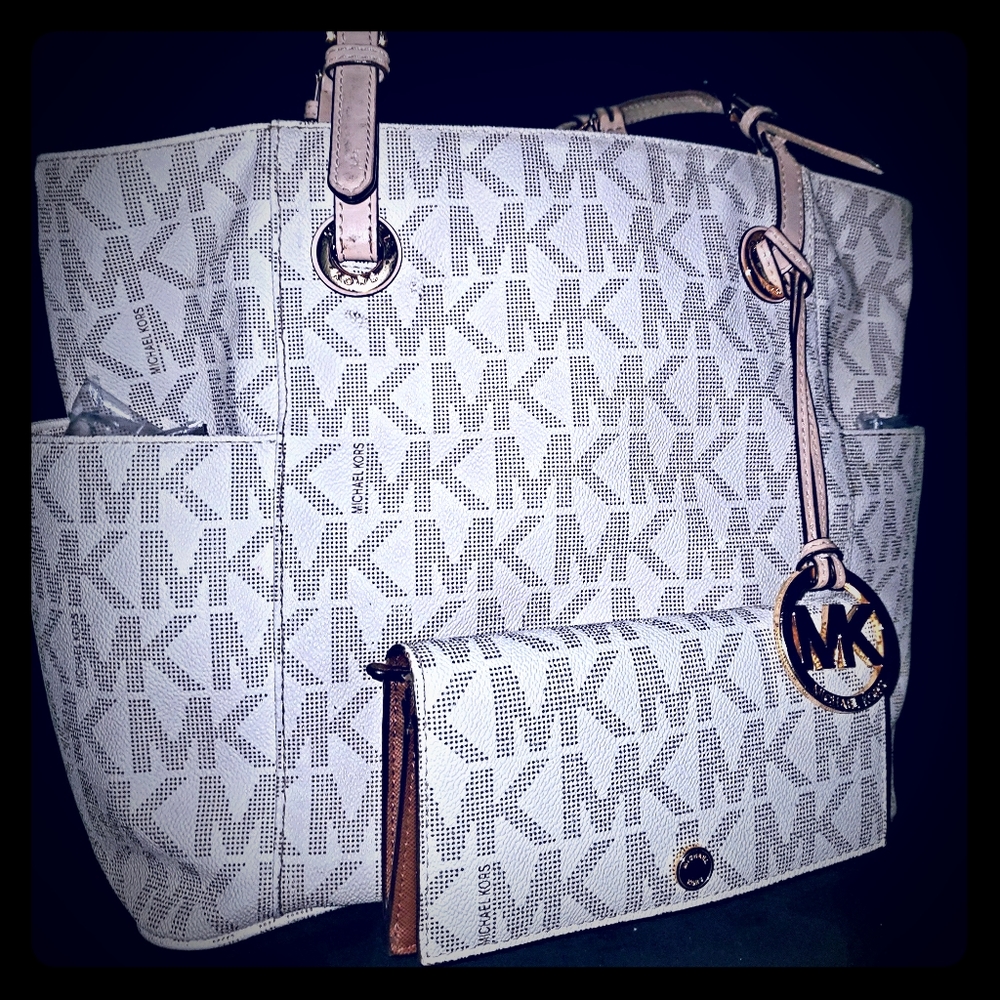 Michael kits matching monogram set